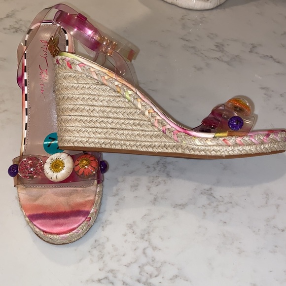 Betsy Johnson wedges ADORABLE!!! - Picture 6 of 8
